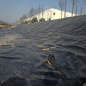 防渗膜水池(防渗膜水池工程设计要点)